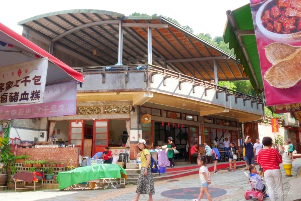 苗栗泰安清安豆腐老街｜復古懷舊的石板道路，洗水坑豆腐街小吃美食 @飛天璇的口袋