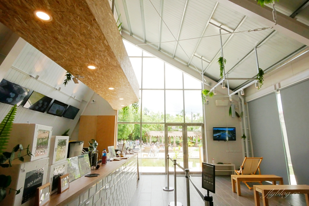 【台中豐原】 200 days：位於東豐綠色走廊旁的純白建築，IG熱門拍照打卡景點 @飛天璇的口袋