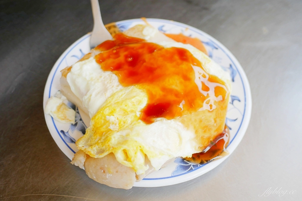 【台中中區】  王家菜頭粿糯米腸：第二市場最超人氣排隊美食，觀光客的最愛！ @飛天璇的口袋