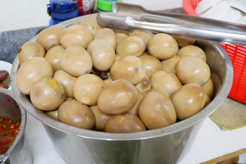 台中西區｜上海未名麵店．舊城區超過60年的老店，米其林必比登推薦 @飛天璇的口袋