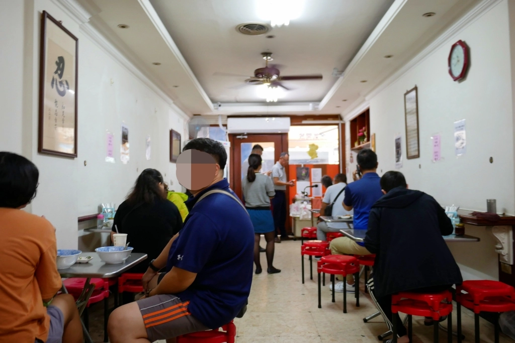 台中西區｜上海未名麵店．舊城區超過60年的老店，米其林必比登推薦 @飛天璇的口袋