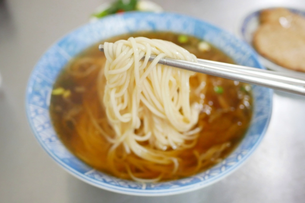 台中西區｜上海未名麵店．舊城區超過60年的老店，米其林必比登推薦 @飛天璇的口袋