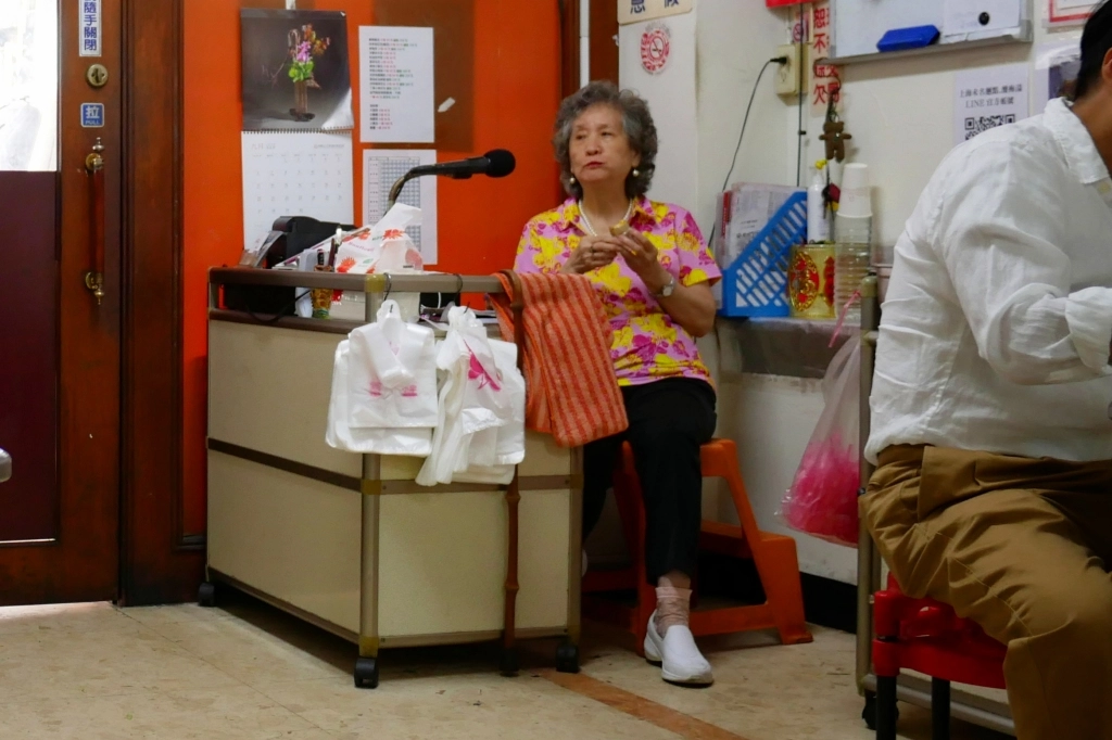 台中西區｜上海未名麵店．舊城區超過60年的老店，米其林必比登推薦 @飛天璇的口袋