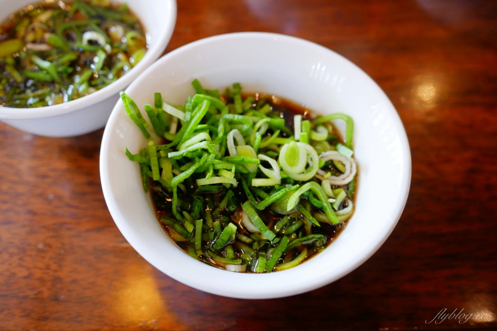 台中北區｜鼎王麻辣火鍋 漢口店．經典的180度鞠躬，鴨血豆腐無限續加 @飛天璇的口袋