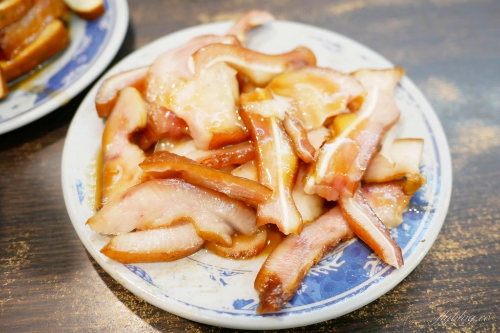 台中西區｜六六順牛肉麵．網路超人氣台中牛肉麵店，中午一開門營業就客滿 @飛天璇的口袋