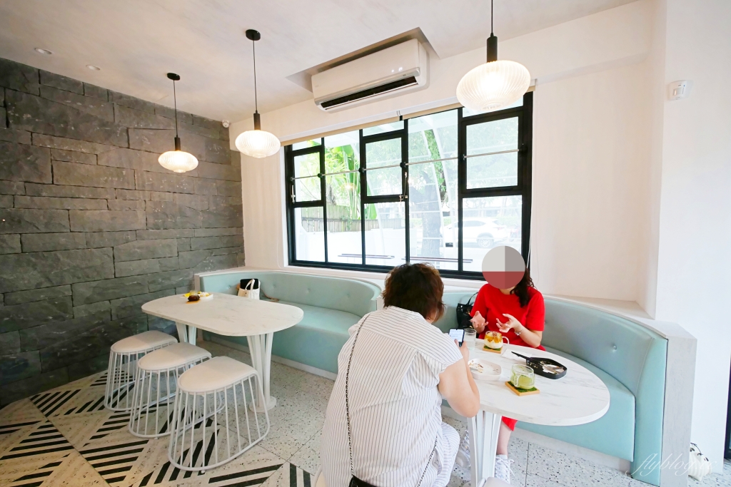 【台中西區】 侘寂甜點 Patisserie：台中存中街的純白建築甜點店 @飛天璇的口袋