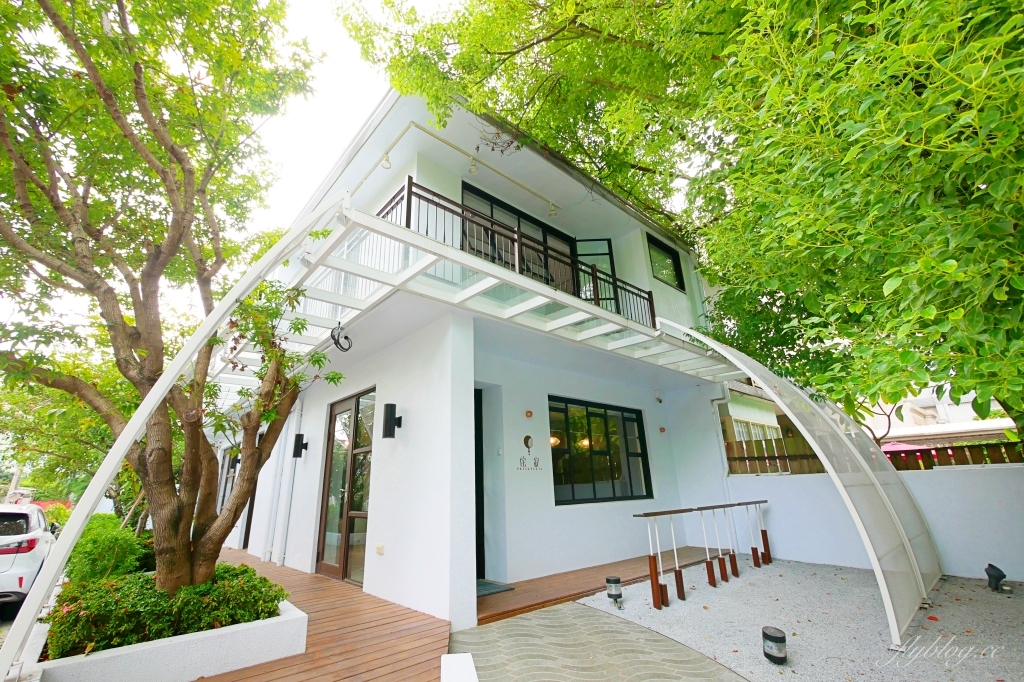 【台中西區】 侘寂甜點 Patisserie：台中存中街的純白建築甜點店 @飛天璇的口袋