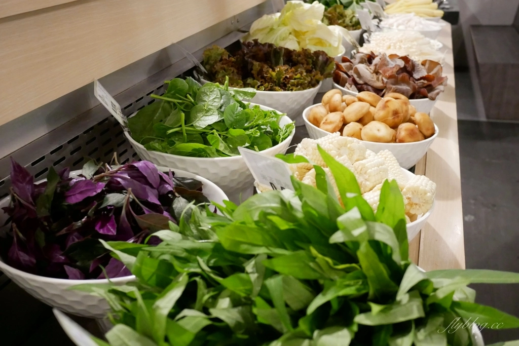 台中北屯｜極月鍋物．超過30種自家種的野菜吃到飽，還有季節水果和明治冰淇淋 @飛天璇的口袋