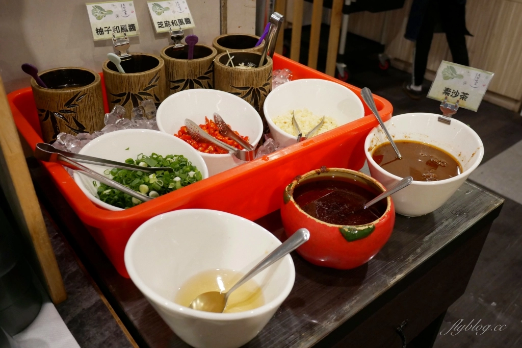 台中北屯｜極月鍋物．超過30種自家種的野菜吃到飽，還有季節水果和明治冰淇淋 @飛天璇的口袋