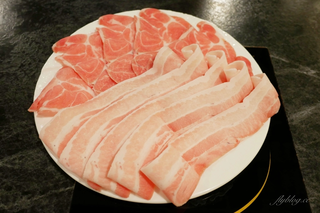 台中北屯｜極月鍋物．超過30種自家種的野菜吃到飽，還有季節水果和明治冰淇淋 @飛天璇的口袋