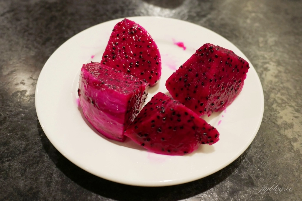 台中北屯｜極月鍋物．超過30種自家種的野菜吃到飽，還有季節水果和明治冰淇淋 @飛天璇的口袋