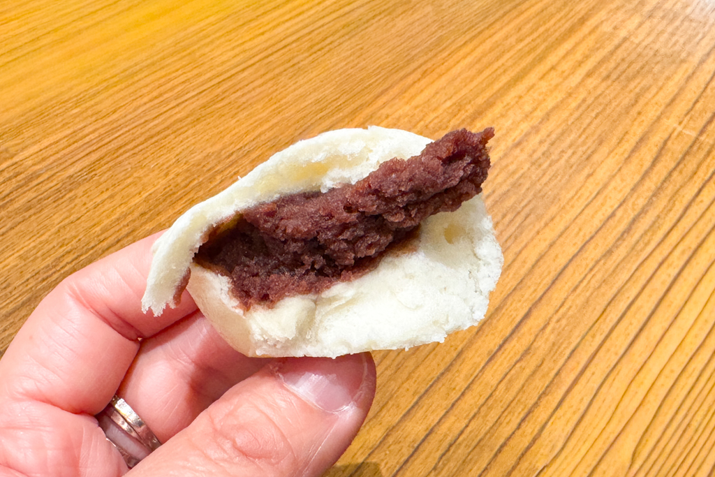 台中西屯｜鼎泰豐．被紐約時報推薦為「世界十大美食餐廳」，黃金18摺21克比例的小籠包 @飛天璇的口袋