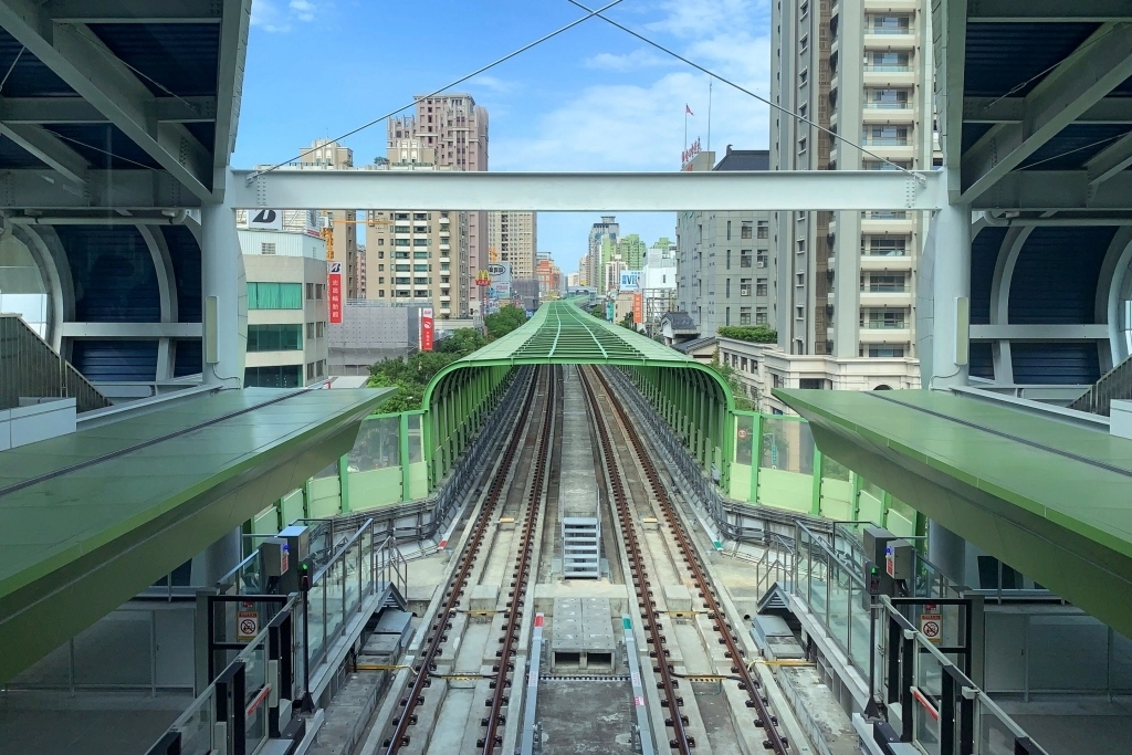 台中南屯｜鴨片館．台中超人氣烤鴨專賣店，捷運豐樂公園站步行2分鐘 @飛天璇的口袋