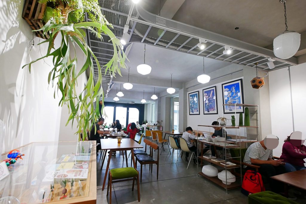 木更咖啡 Mugeneration｜老宅改建「木更咖啡」，漂亮的清水模建築 @飛天璇的口袋