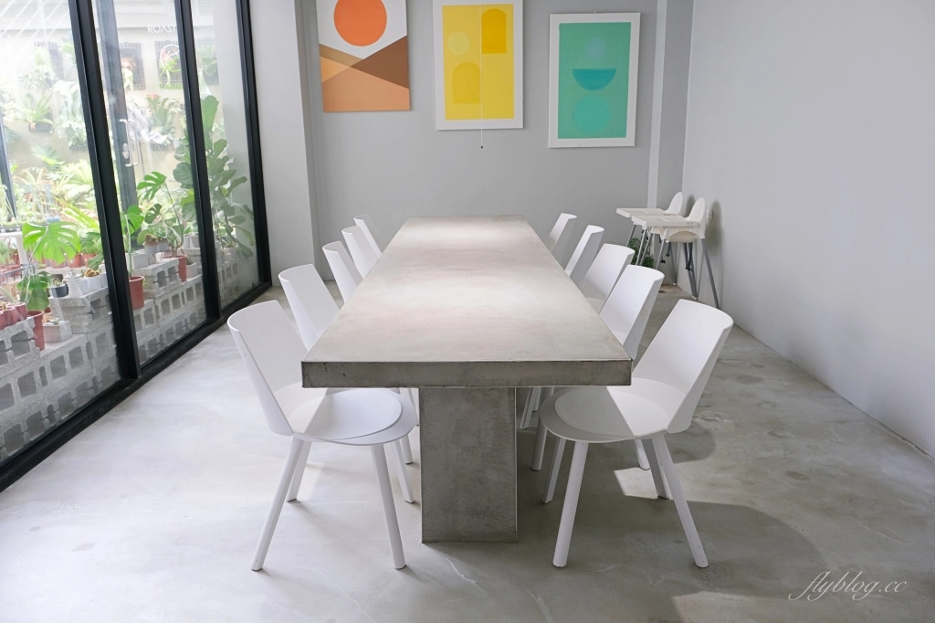 有片森林｜純白落地窗韓風咖啡館，員林IG網美熱門打卡景點 @飛天璇的口袋