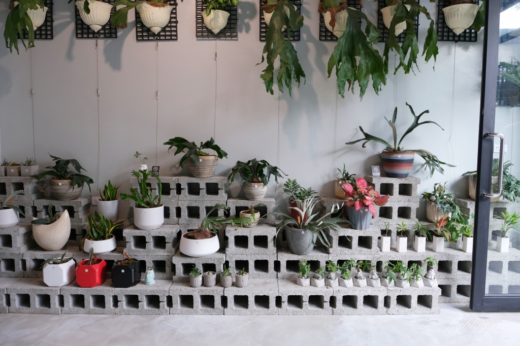 有片森林｜純白落地窗韓風咖啡館，員林IG網美熱門打卡景點 @飛天璇的口袋