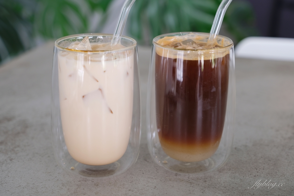 有片森林｜純白落地窗韓風咖啡館，員林IG網美熱門打卡景點 @飛天璇的口袋