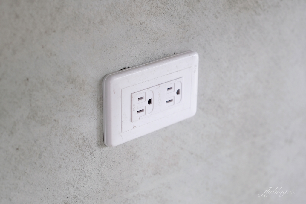 有片森林｜純白落地窗韓風咖啡館，員林IG網美熱門打卡景點 @飛天璇的口袋