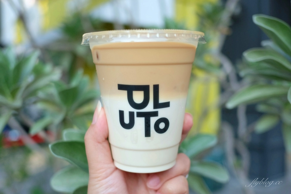 台中南屯｜Pluto Espressoria．台中Ikea附近藍色咖啡館，網友推薦肉桂捲好吃 @飛天璇的口袋