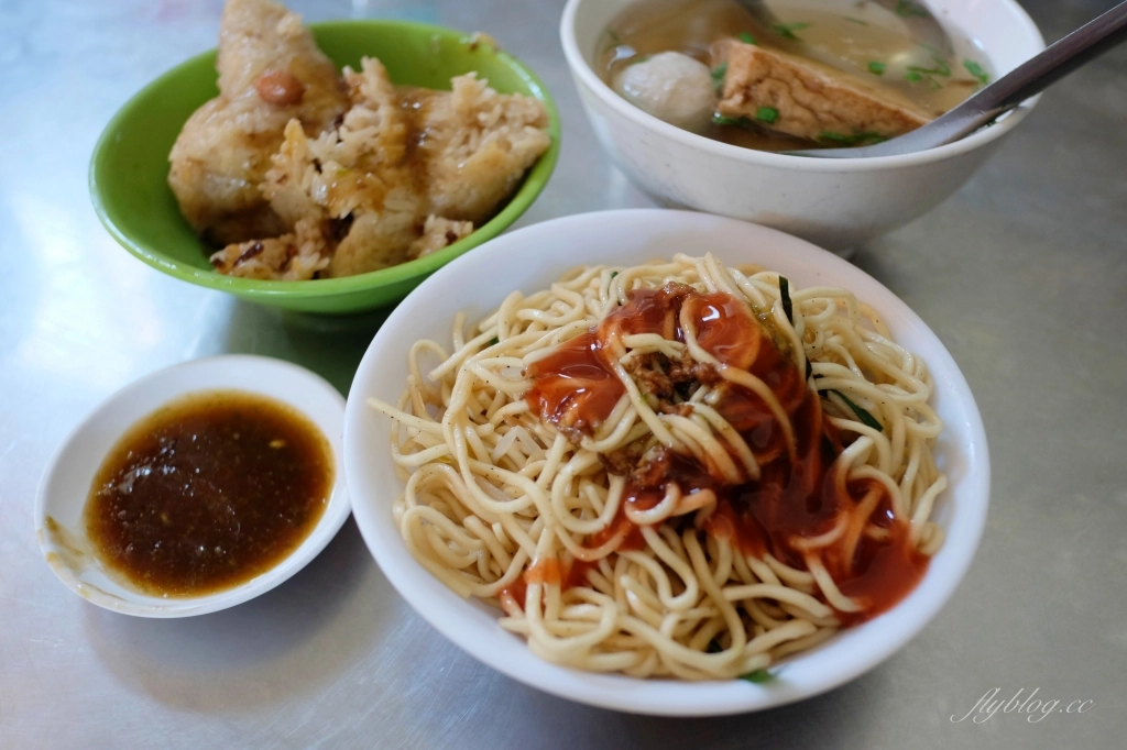 彰化田中｜天橋下 炒麵、米糕、肉粽．田中人的傳統早餐，超人氣銅板美食 @飛天璇的口袋