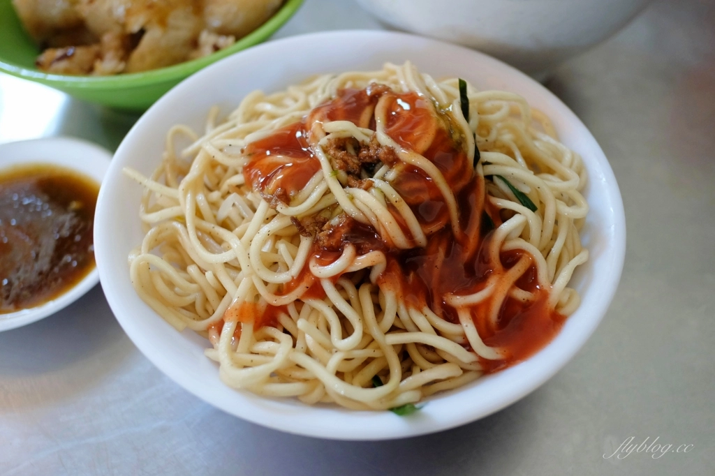 彰化田中｜天橋下 炒麵、米糕、肉粽．田中人的傳統早餐，超人氣銅板美食 @飛天璇的口袋