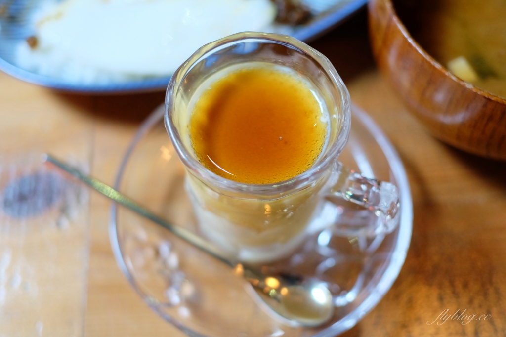 台中中區｜小次男咖哩所，廢墟改建的文青咖哩專賣店，鄰近台中火車站美食 @飛天璇的口袋