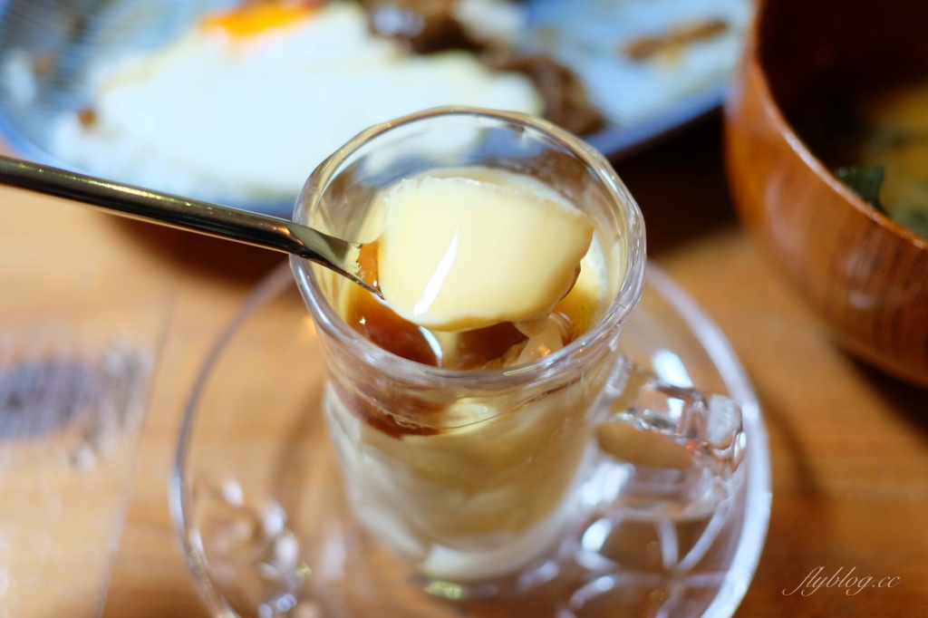 台中中區｜小次男咖哩所，廢墟改建的文青咖哩專賣店，鄰近台中火車站美食 @飛天璇的口袋