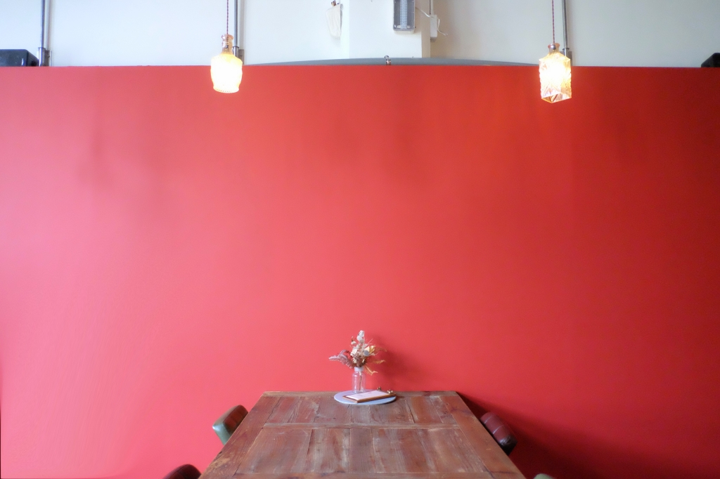 嘉義西區｜國王蝴蝶秘密基地 roicafe：位於嘉義文創園區裡的特色咖啡館，我想到愛麗絲夢遊仙鏡的紅皇后 @飛天璇的口袋