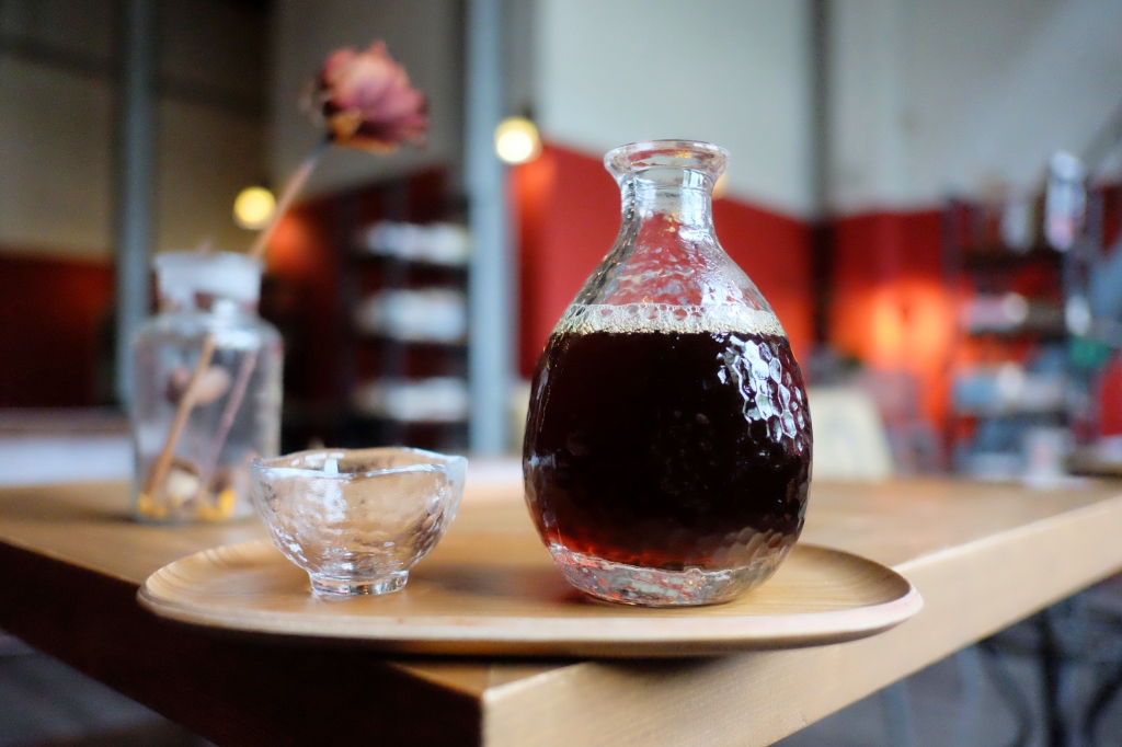 嘉義西區｜國王蝴蝶秘密基地 roicafe：位於嘉義文創園區裡的特色咖啡館，我想到愛麗絲夢遊仙鏡的紅皇后 @飛天璇的口袋