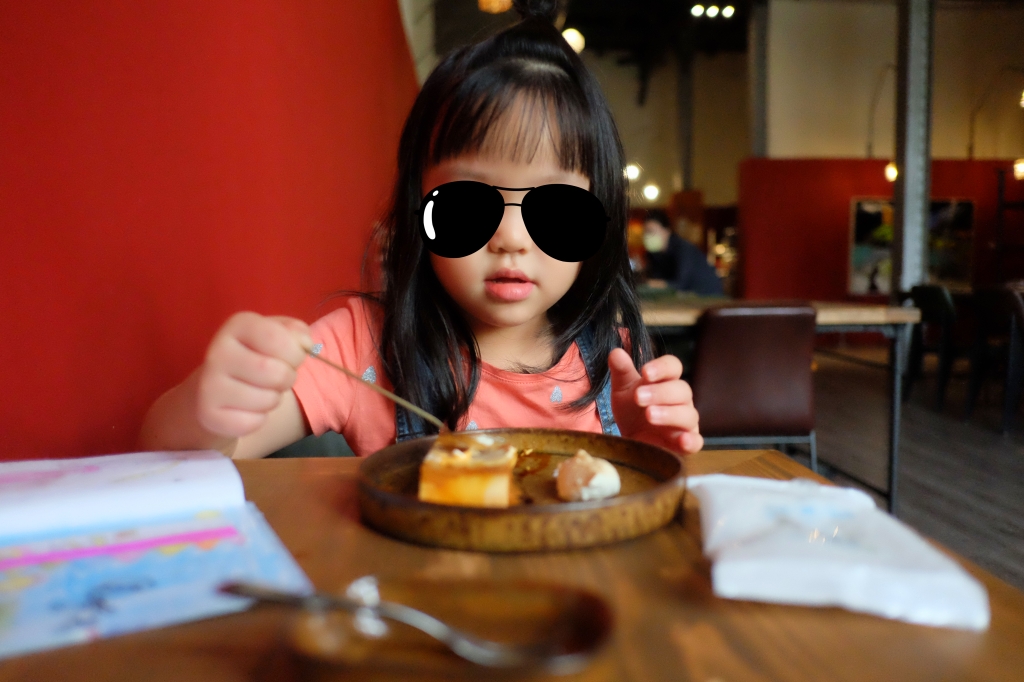 嘉義西區｜國王蝴蝶秘密基地 roicafe：位於嘉義文創園區裡的特色咖啡館，我想到愛麗絲夢遊仙鏡的紅皇后 @飛天璇的口袋