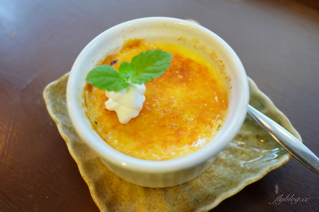 台中北區｜癮生活咖啡館．自家烘焙咖啡豆，下午3點開始營業，位於台中科博館附近 @飛天璇的口袋