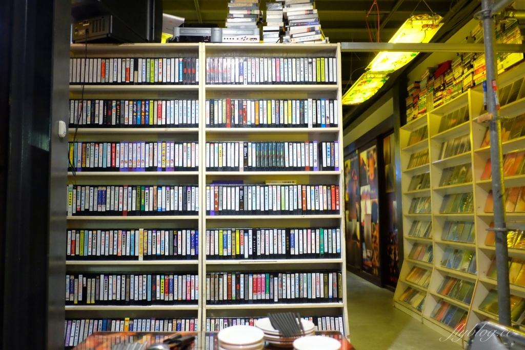 【台中西區】浪漫屋詹記：台北超人氣麻辣火鍋詹記快閃台中，在錄影帶出租店吃麻辣火鍋 @飛天璇的口袋