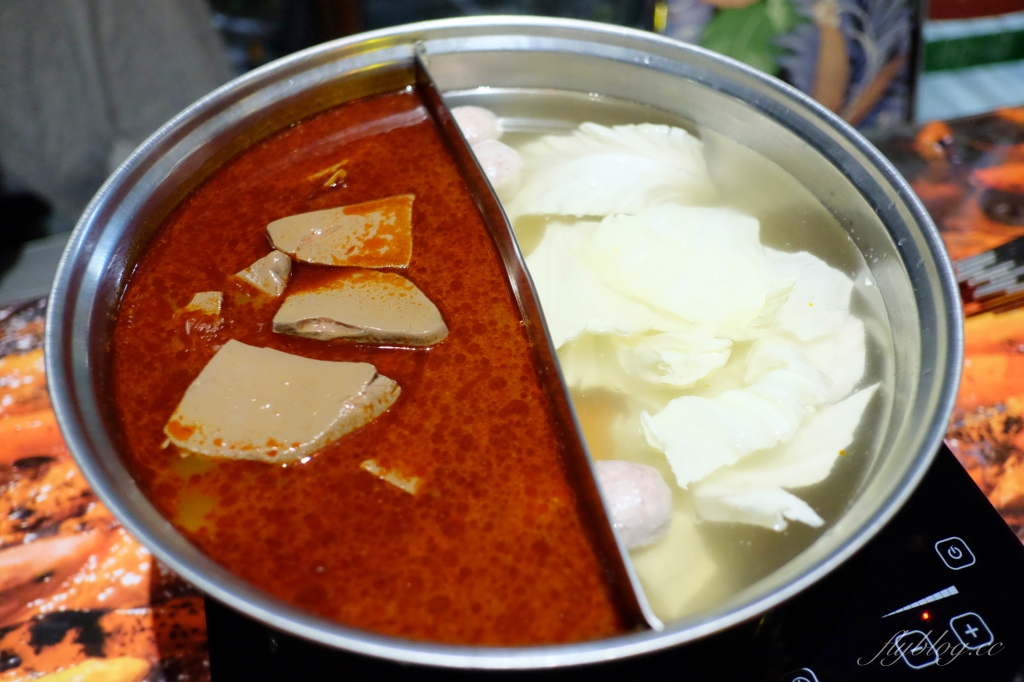 【台中西區】浪漫屋詹記：台北超人氣麻辣火鍋詹記快閃台中，在錄影帶出租店吃麻辣火鍋 @飛天璇的口袋