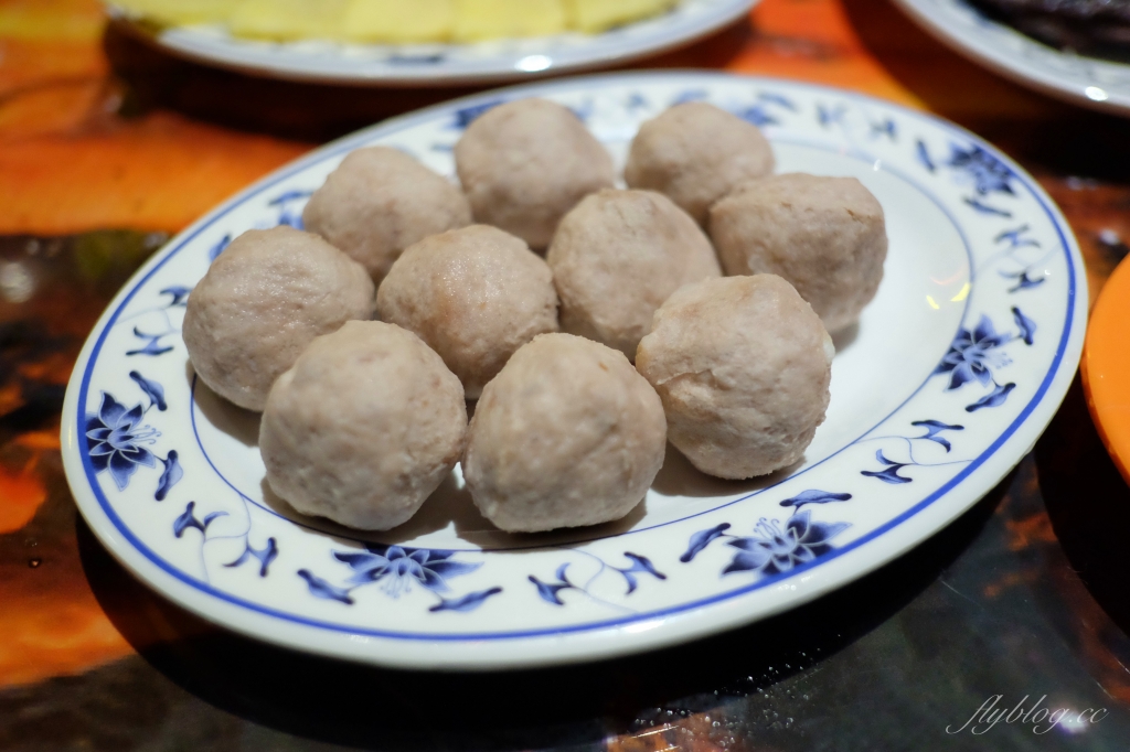 【台中西區】浪漫屋詹記：台北超人氣麻辣火鍋詹記快閃台中，在錄影帶出租店吃麻辣火鍋 @飛天璇的口袋