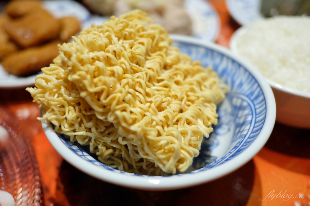 【台中西區】浪漫屋詹記:台北超人氣麻辣火鍋詹記快閃台中,在錄影帶出租店吃麻辣火鍋 @飛天璇的口袋 【台中西區】浪漫屋詹記:台北超人氣麻辣火鍋詹記快閃台中,在錄影帶出租店吃麻辣火鍋 @飛天璇的口袋