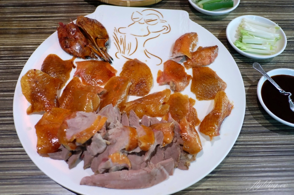 烤鴨控請收藏！精選10家「2025台中烤鴨餐廳」，一鴨3吃多變合菜料理 @飛天璇的口袋