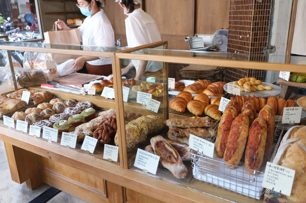 台中南屯｜麵包林里．一個禮拜只賣四天，IG超人氣麵包店 @飛天璇的口袋