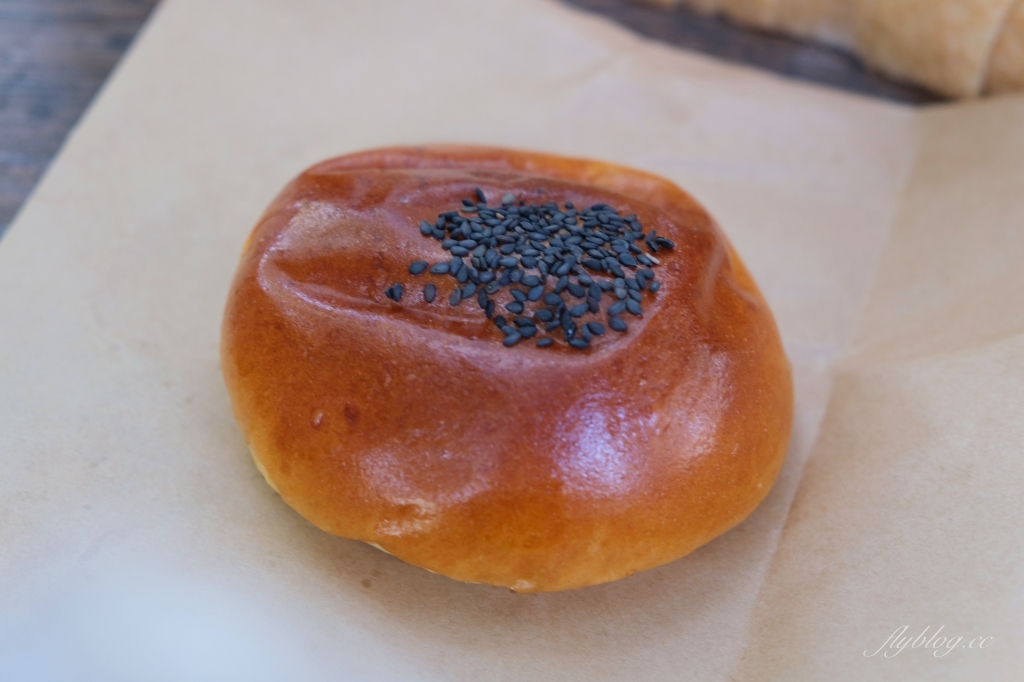 台中南屯｜麵包林里．一個禮拜只賣四天，IG超人氣麵包店 @飛天璇的口袋