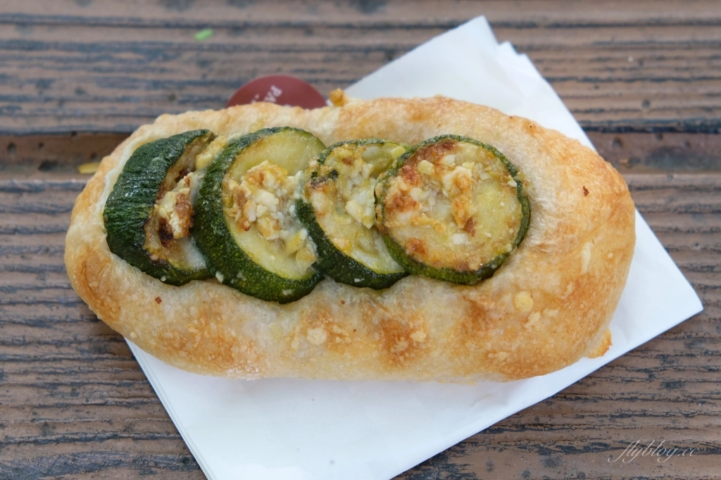 台中南屯｜麵包林里．一個禮拜只賣四天，IG超人氣麵包店 @飛天璇的口袋