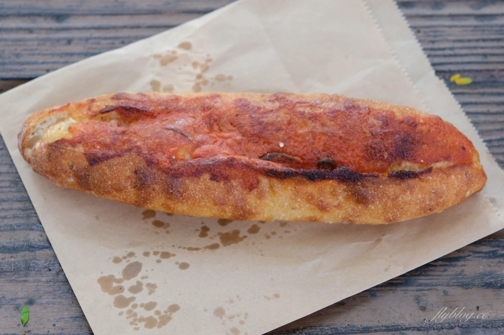 台中南屯｜麵包林里．一個禮拜只賣四天，IG超人氣麵包店 @飛天璇的口袋