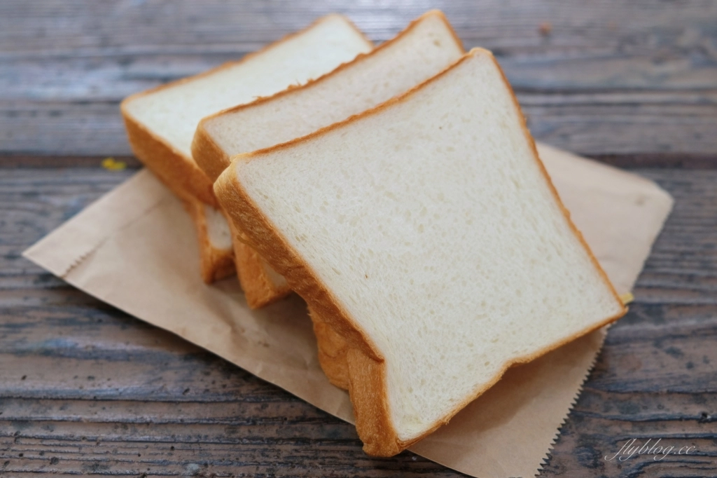 台中南屯｜麵包林里．一個禮拜只賣四天，IG超人氣麵包店 @飛天璇的口袋