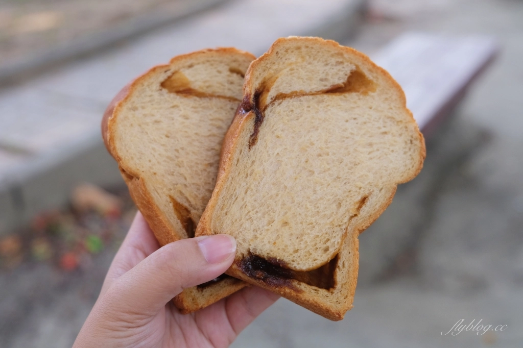 台中南屯｜麵包林里．一個禮拜只賣四天，IG超人氣麵包店 @飛天璇的口袋