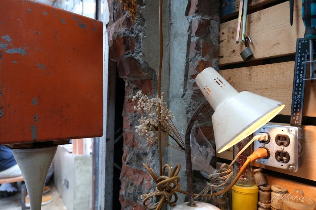 台北文山｜Ruins Coffee Roasters小廢墟咖啡．木柵IG超人氣咖啡館，老宅改建的閣樓喝咖啡 @飛天璇的口袋