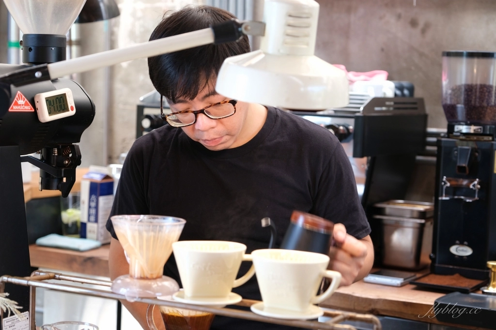 台北文山｜Ruins Coffee Roasters小廢墟咖啡．木柵IG超人氣咖啡館，老宅改建的閣樓喝咖啡 @飛天璇的口袋