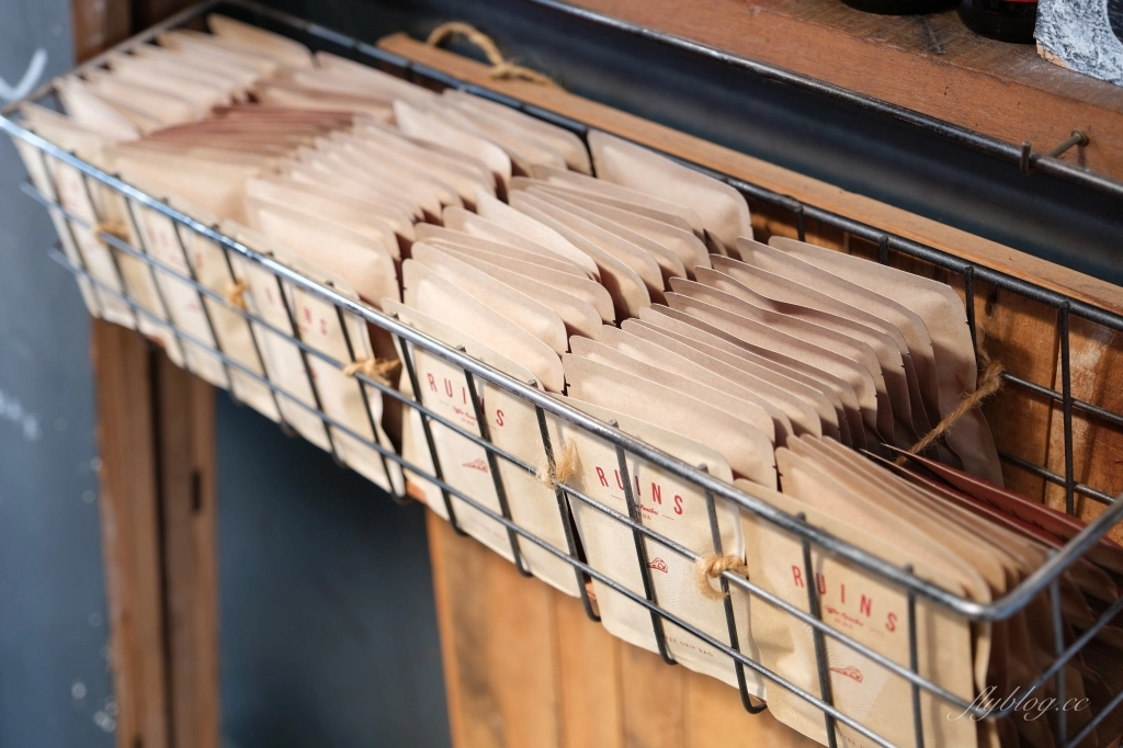 台北文山｜Ruins Coffee Roasters小廢墟咖啡．木柵IG超人氣咖啡館，老宅改建的閣樓喝咖啡 @飛天璇的口袋