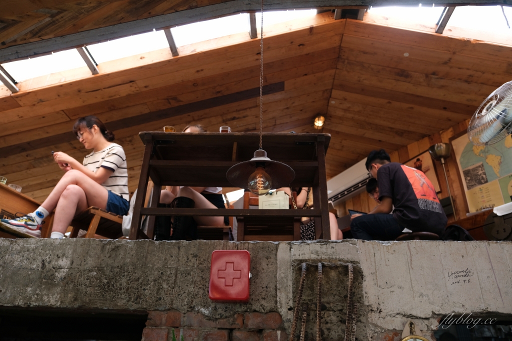 台北文山｜Ruins Coffee Roasters小廢墟咖啡．木柵IG超人氣咖啡館，老宅改建的閣樓喝咖啡 @飛天璇的口袋