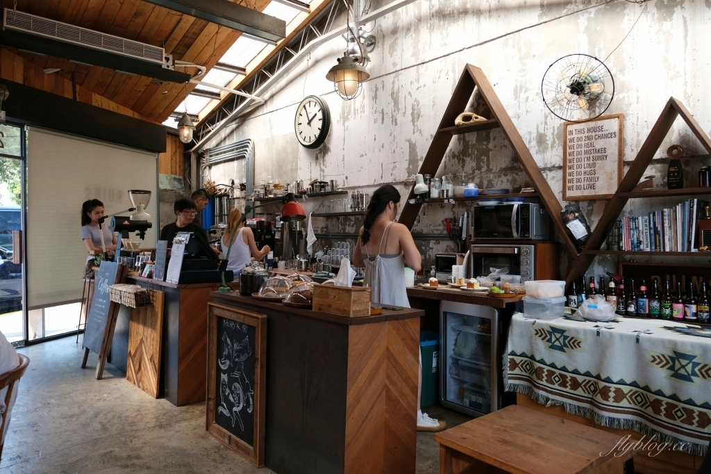 台北文山｜Ruins Coffee Roasters小廢墟咖啡．木柵IG超人氣咖啡館，老宅改建的閣樓喝咖啡 @飛天璇的口袋
