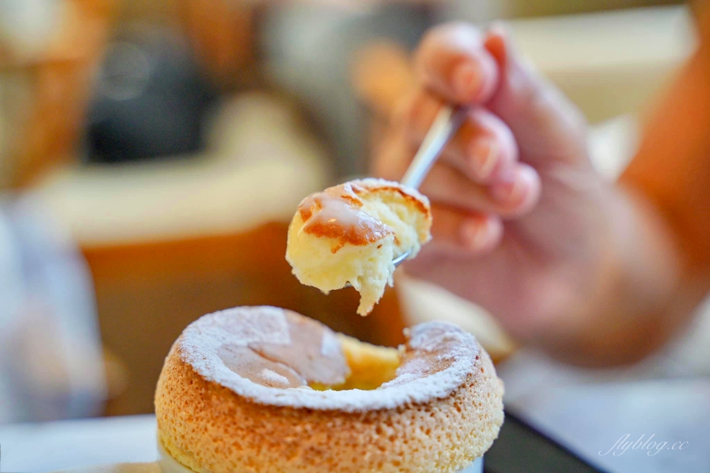 台中西區｜貝爵妮法式點心坊．精明商圈優質甜點店，舒芙蕾和厚鬆餅都好吃 @飛天璇的口袋