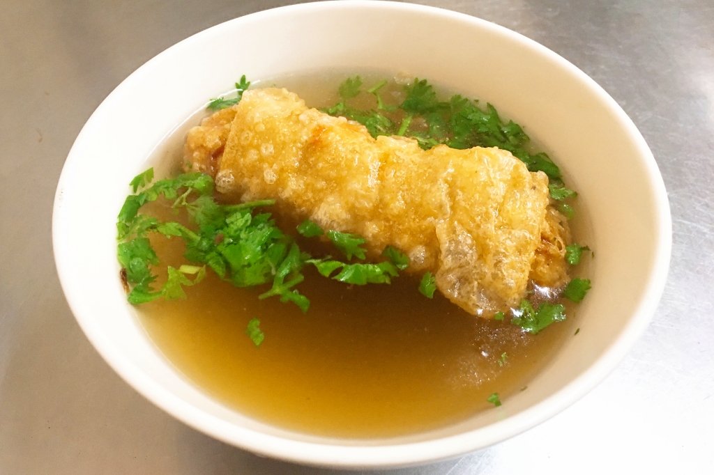 彰化田中｜田中素食(新宮素食)．從小吃到大的田中素食麵店，懷念中的銅版美食 @飛天璇的口袋