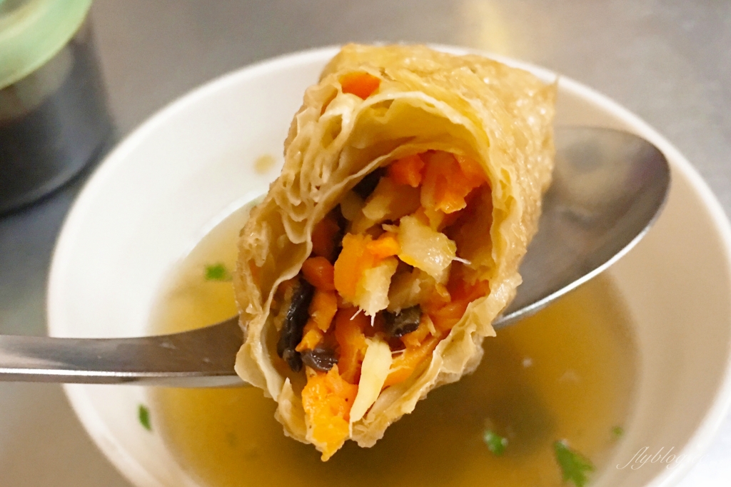 彰化田中|田中素食(新宮素食).從小吃到大的田中素食麵店,懷念中的銅版美食 @飛天璇的口袋 彰化田中|田中素食(新宮素食).從小吃到大的田中素食麵店,懷念中的銅版美食 @飛天璇的口袋